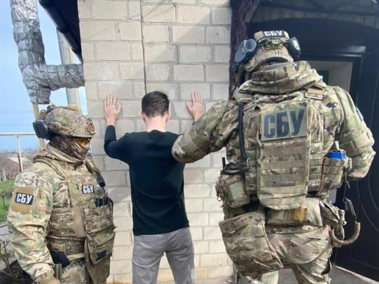 СБУ затримала ймовірних виробників фальшивих документів