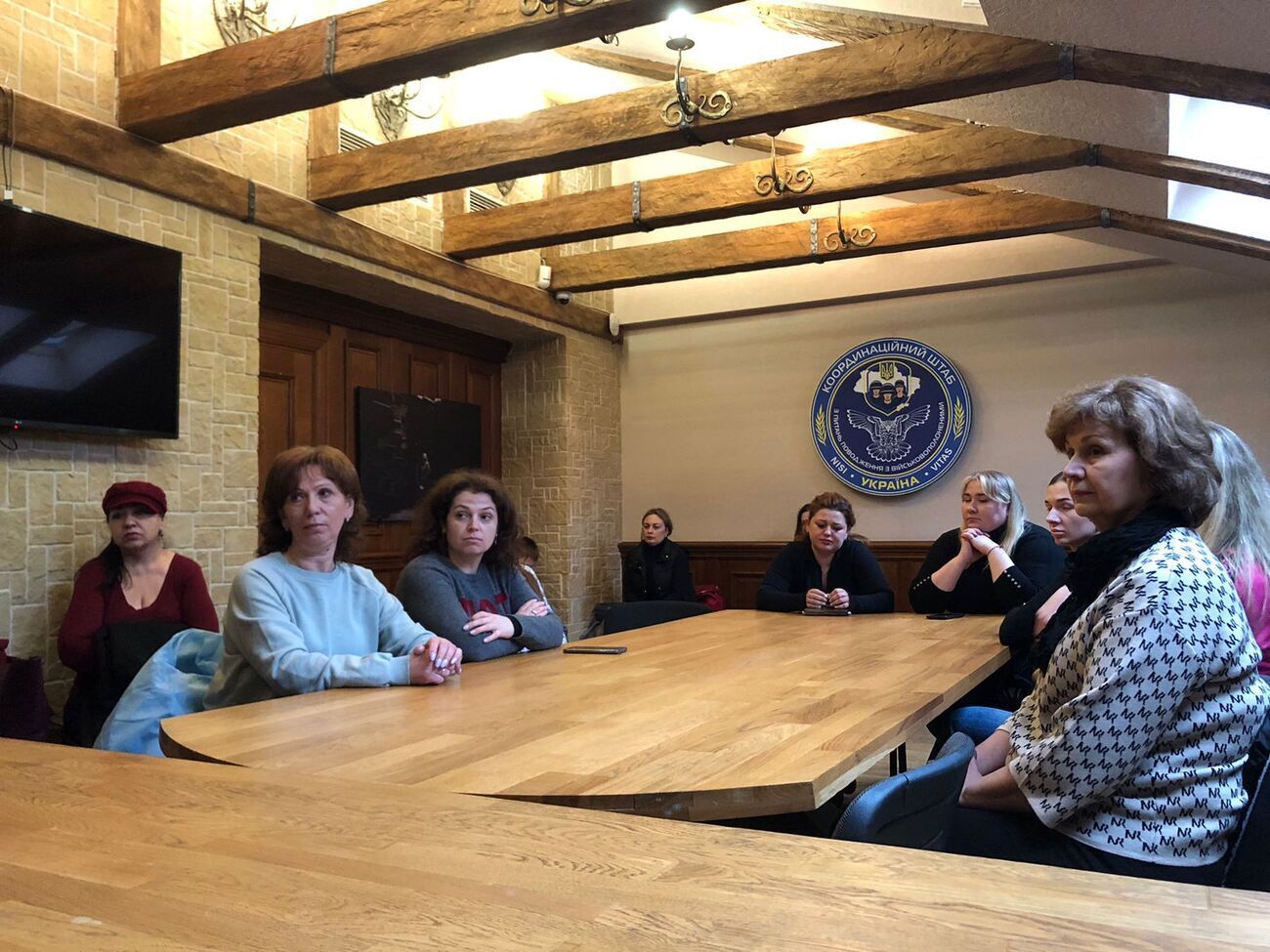 В&nbsp;координационном штабе на встрече с родственниками военных объяснили, в чем сложность их возвращения из плена