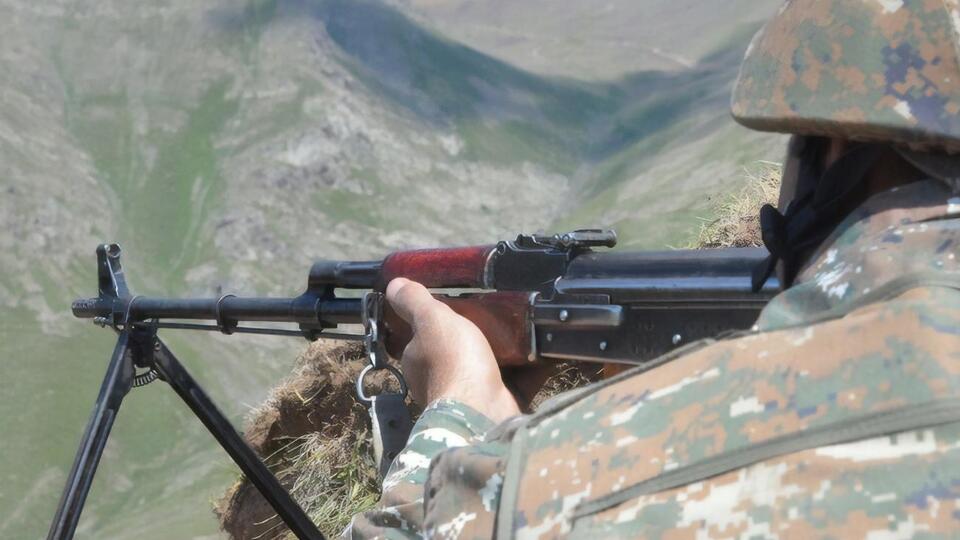 В Ереване утверждают, что стреляли по бойцам, занимавшимся инженерными работами