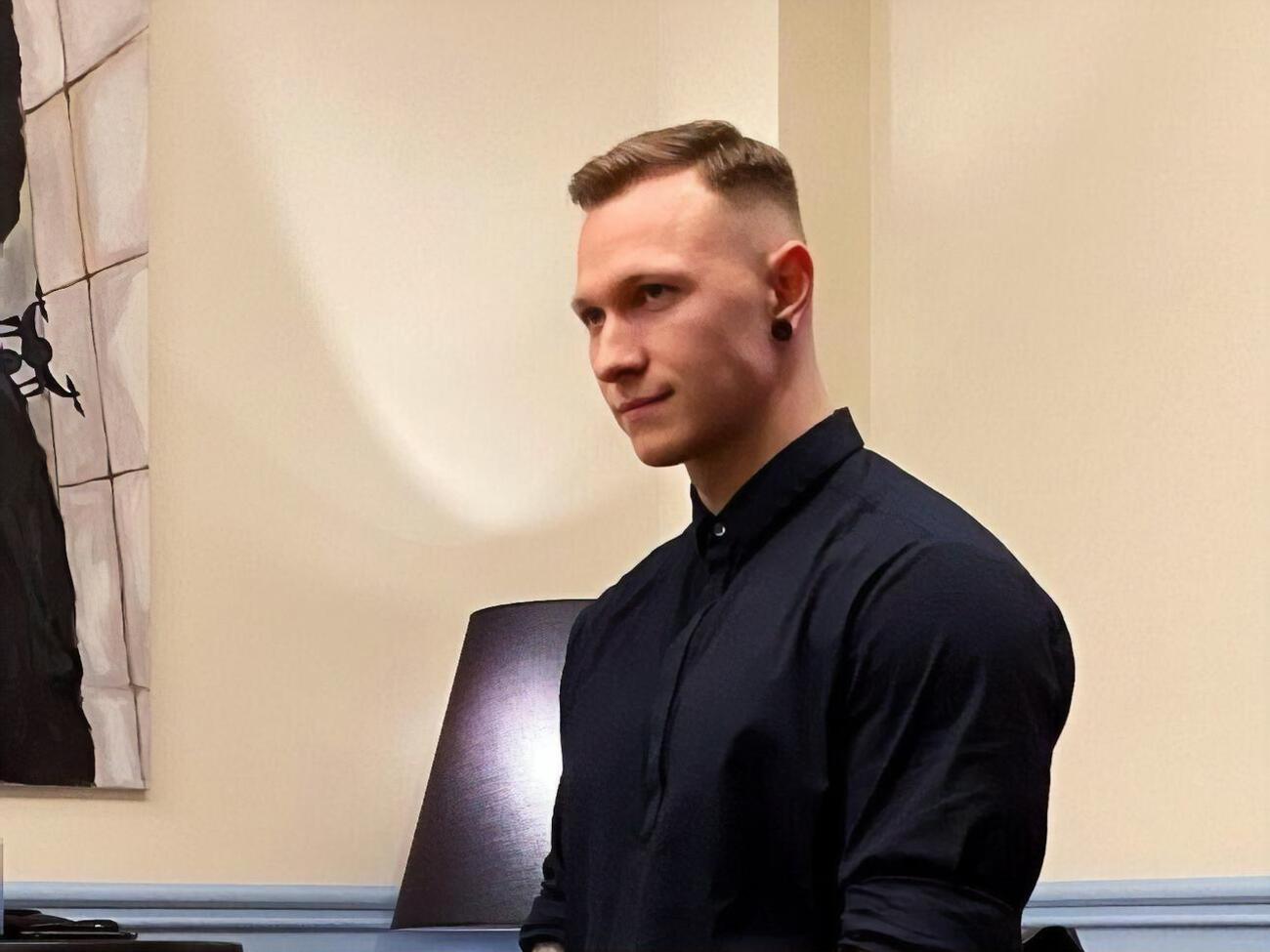 Суббота известен благодаря YouTube-проекту "Подкаст Терапия"