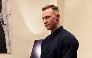 Суббота известен благодаря YouTube-проекту "Подкаст Терапия"