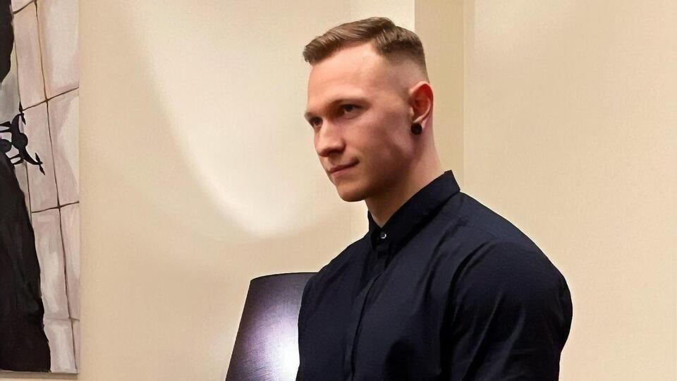 Суббота известен благодаря YouTube-проекту "Подкаст Терапия"