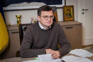 Кулеба заявил о необходимости призвать российских террористов к ответственности после появления в сети видео казни украинских военнослужащих