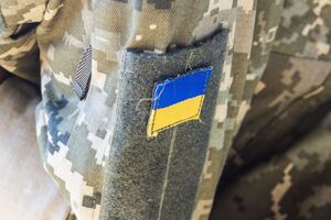 Непрерывное пребывание в стационаре не является обязательным условием для получения выплаты раненым военным, сообщили в Минобороны