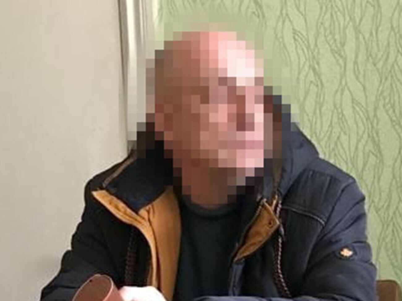 По данным следствия, задержанный&nbsp;занимался раскруткой медийного образа Медведчука как "миротворца", которого "слышат в Москве"