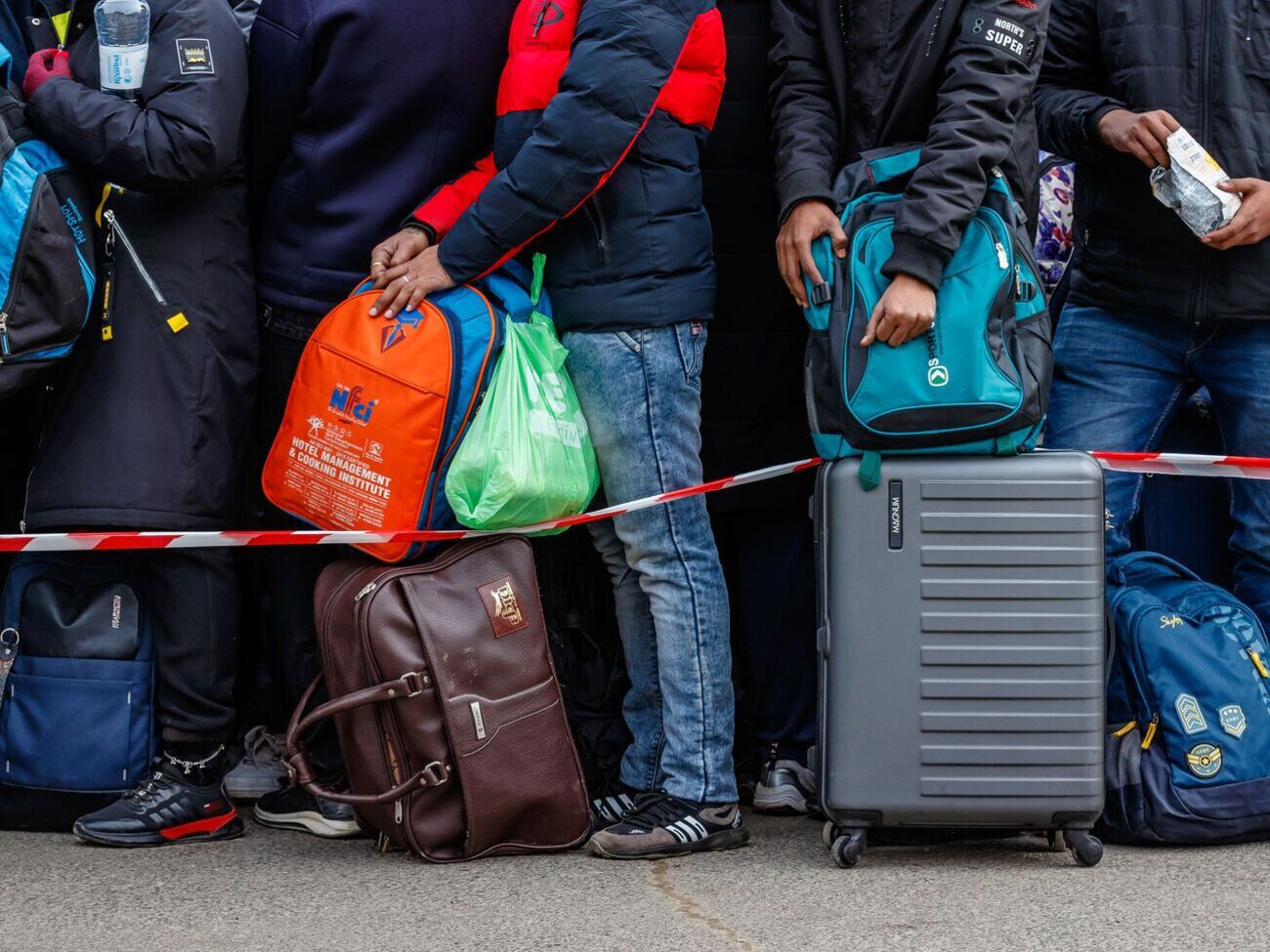 Предполагается, что внутренне перемещенные лица и жители временно оккупированных территорий смогут обращаться за помощью юристов онлайн и по телефону