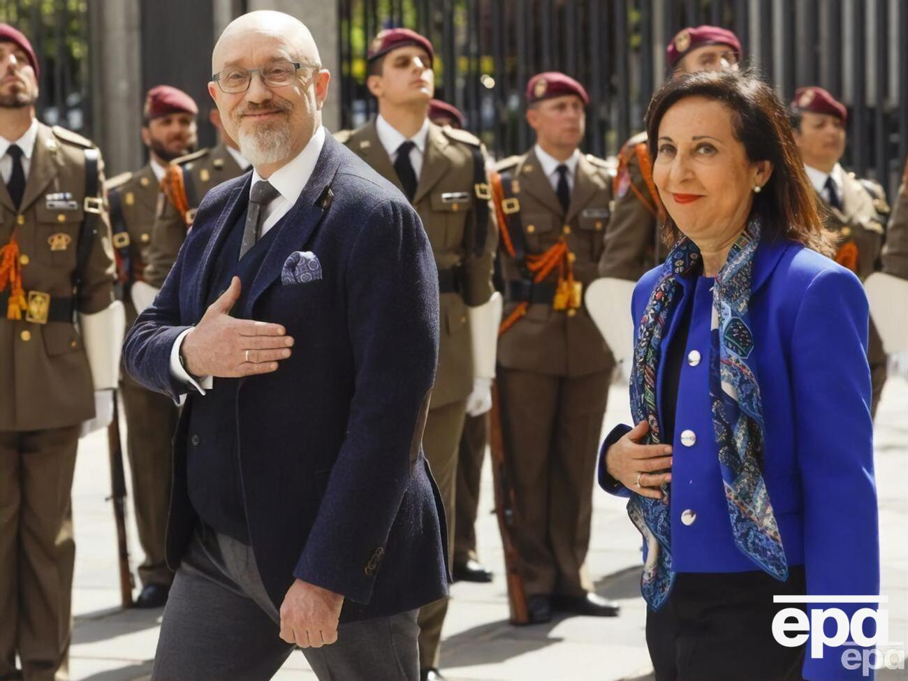 Роблес назвала сроки доставки танков от Испании в Украину