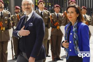 Роблес назвала сроки доставки танков от Испании в Украину