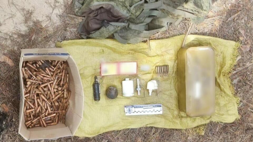 Серед речей російського окупанта виявили заборонену гранату