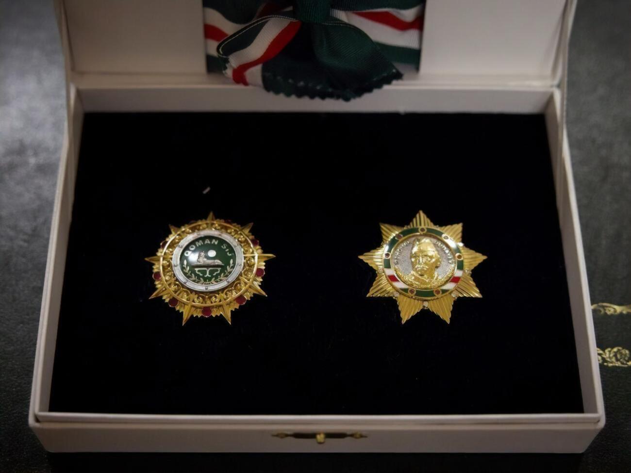 Ордена Зеленскому передал Буданов