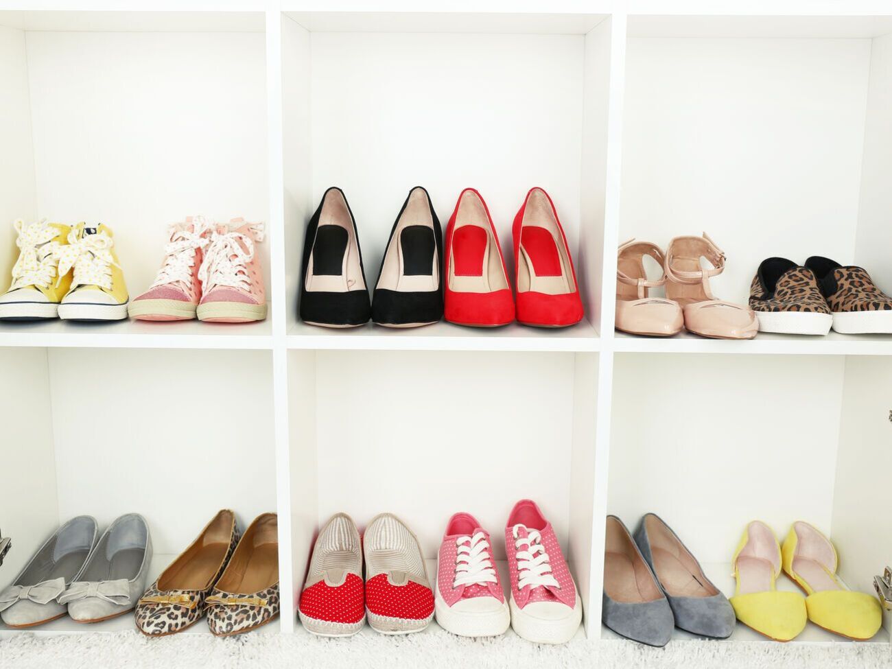 Модный эксперт Куин:&nbsp;Если вы хотите выглядеть моложе, изысканнее и элегантнее, откажитесь от кроссовок