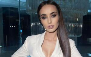 Мішина анонсувала новий фотосет