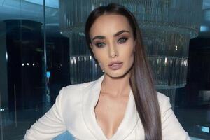 Мішина анонсувала новий фотосет