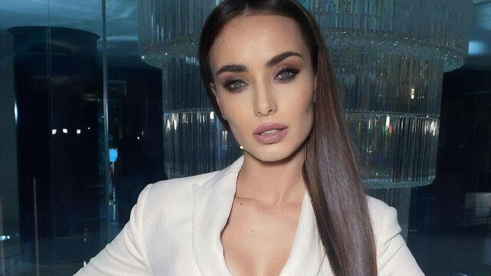 Мішина анонсувала новий фотосет