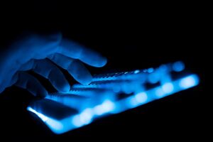 Мужчина с ником ОГ обнародовал "поразительный тайник секретов", пишет WP