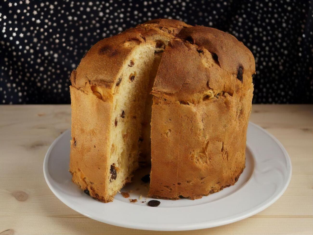 Для лучшего результата верхушку паски смазывают перед выпеканием