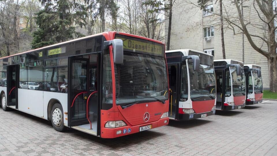 До Києва приїхали автобуси з низькою підлогою, системами відеоспостереження і Wi-Fi у салоні