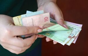 Выплаты на проживание для ВПЛ составляют 3 тыс. грн для детей и лиц с инвалидностью и 2 тыс. грн – для всех остальных