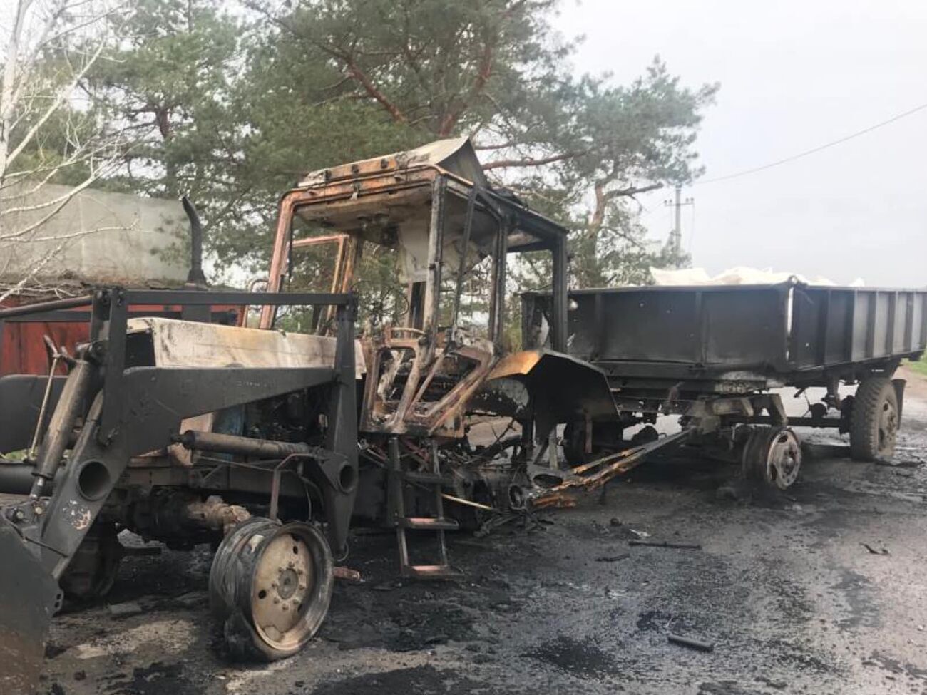 В результате российского обстрела Кучеровки получили ранения водитель трактора и двое мужчин – пассажиры прицепа, отметили в прокуратуре