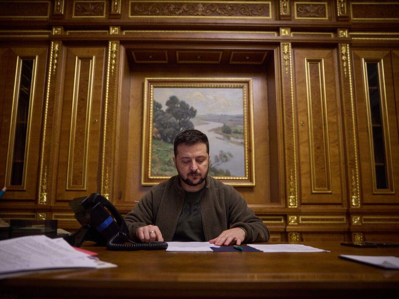 Зеленський (на фото) підписав укази про призначення Лисогора й Артюха головами Луганської та Сумської ОВА