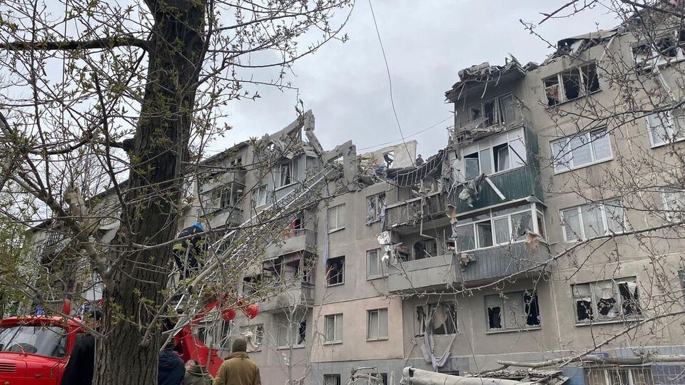 Окупанти жорстоко обстріляли Слов'янськ, влучивши у житлові будинки, зазначив Зеленський