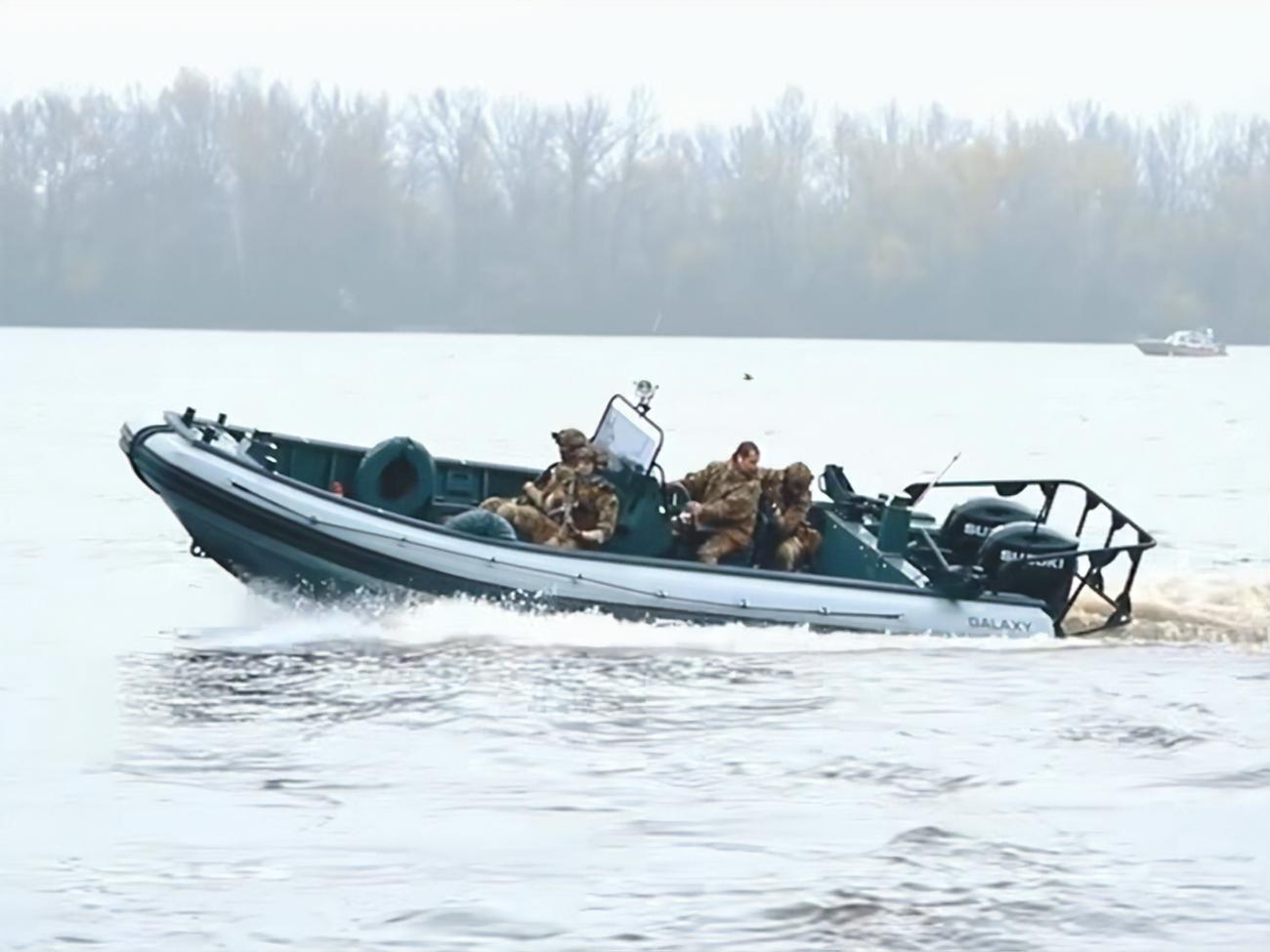 На каждой лодке планируется установить по два пулемета Browning
