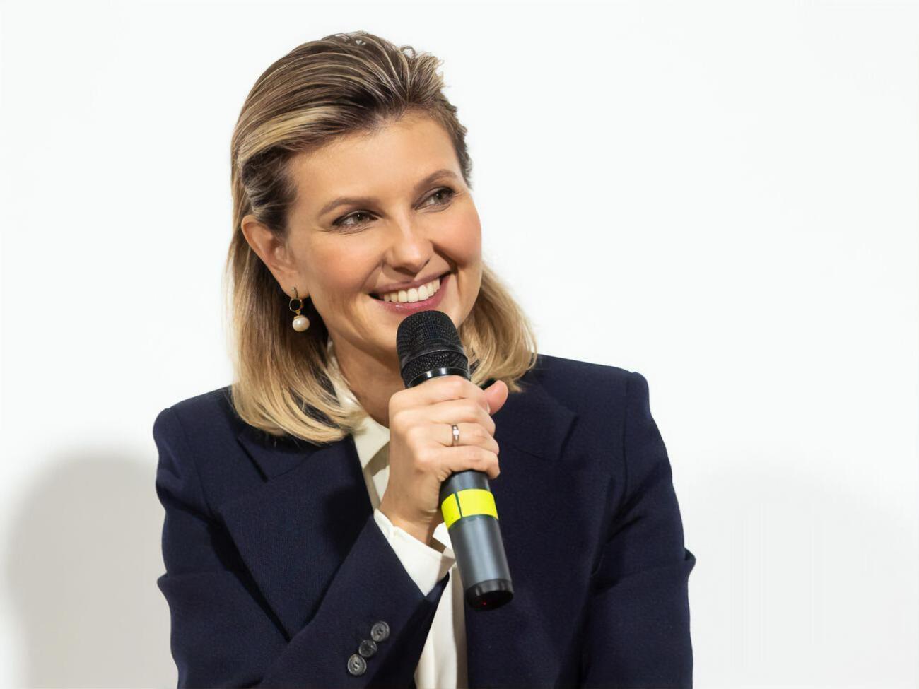 Зеленська зазначила, що заспокоюється у процесі порядкування