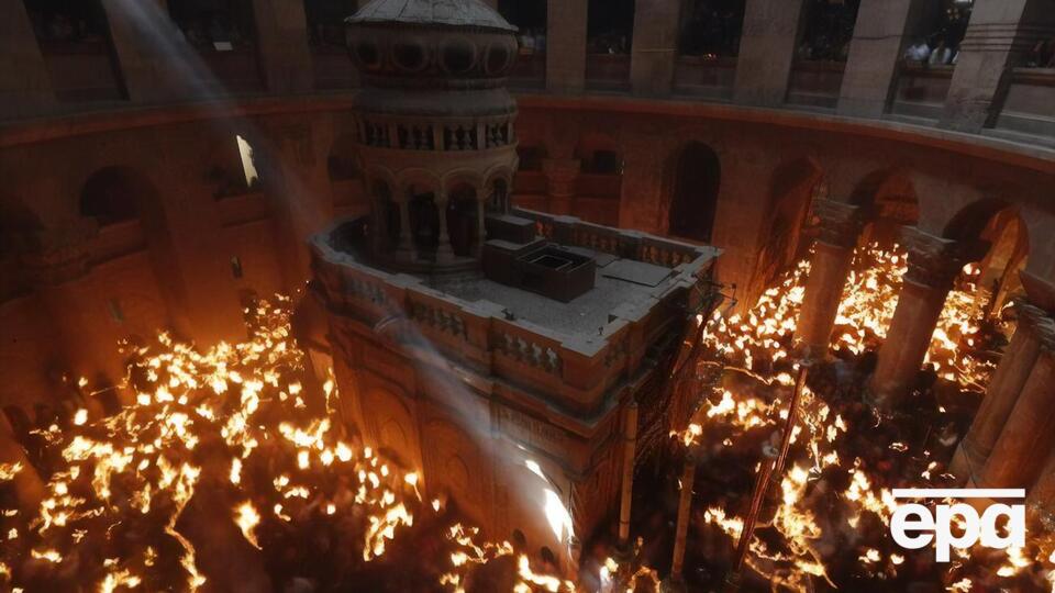 Церемония в храме Гроба Господня в Иерусалиме состоялась примерно в 15.00