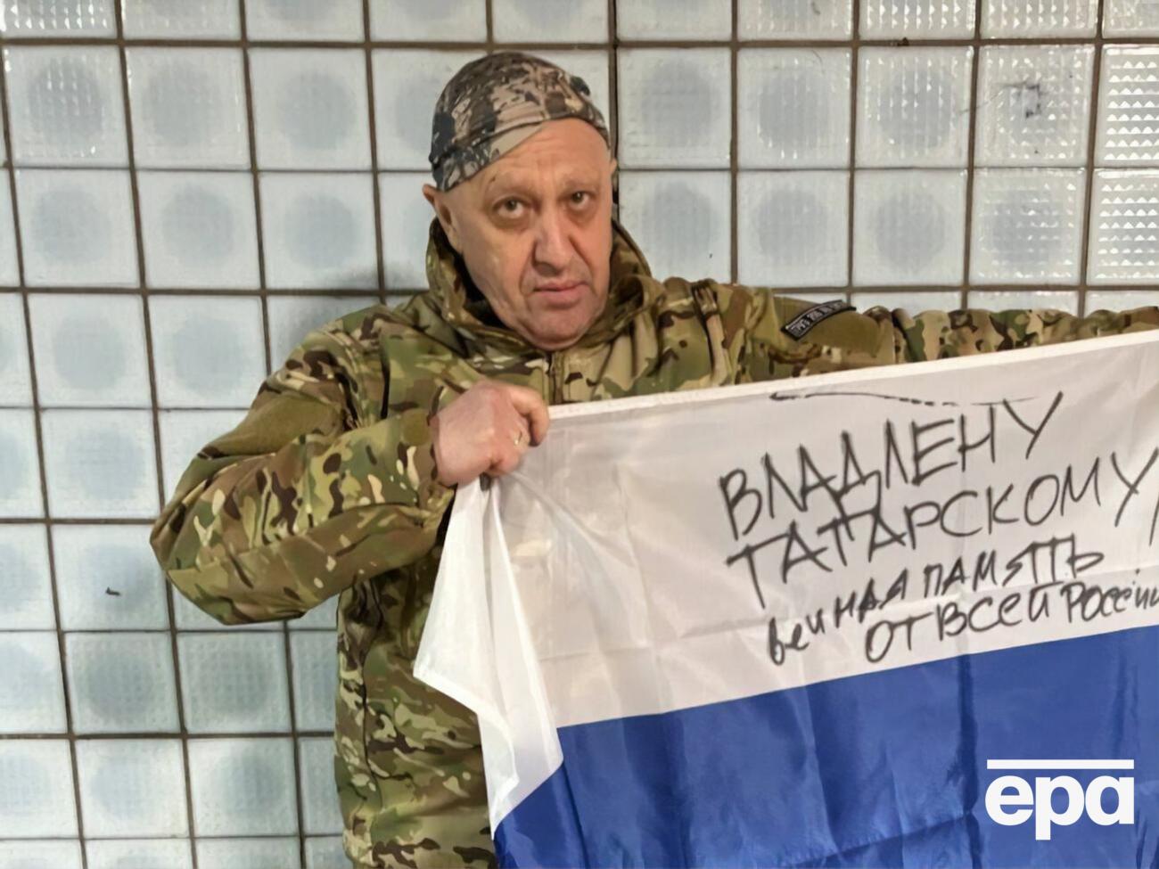 По словам Осечкина, Пригожин приказывает казнить украинских военных для запугивания ВСУ