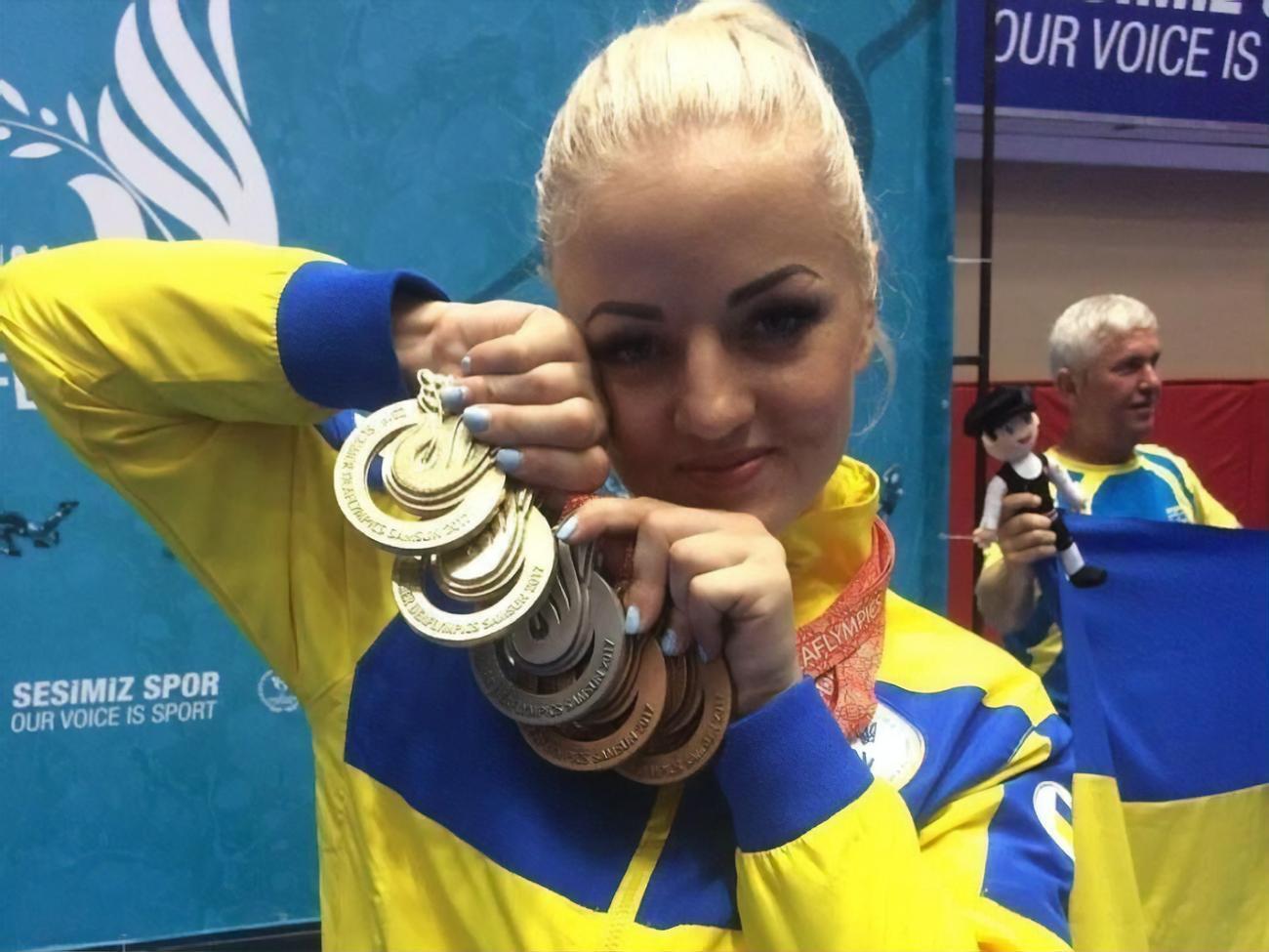 По словам Визир, ее вынудили отдать почти 1 млн грн призовых