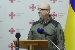 Резніков: Наші пріоритети – захист неба, створення "броньованого кулака", забезпечення боєприпасами