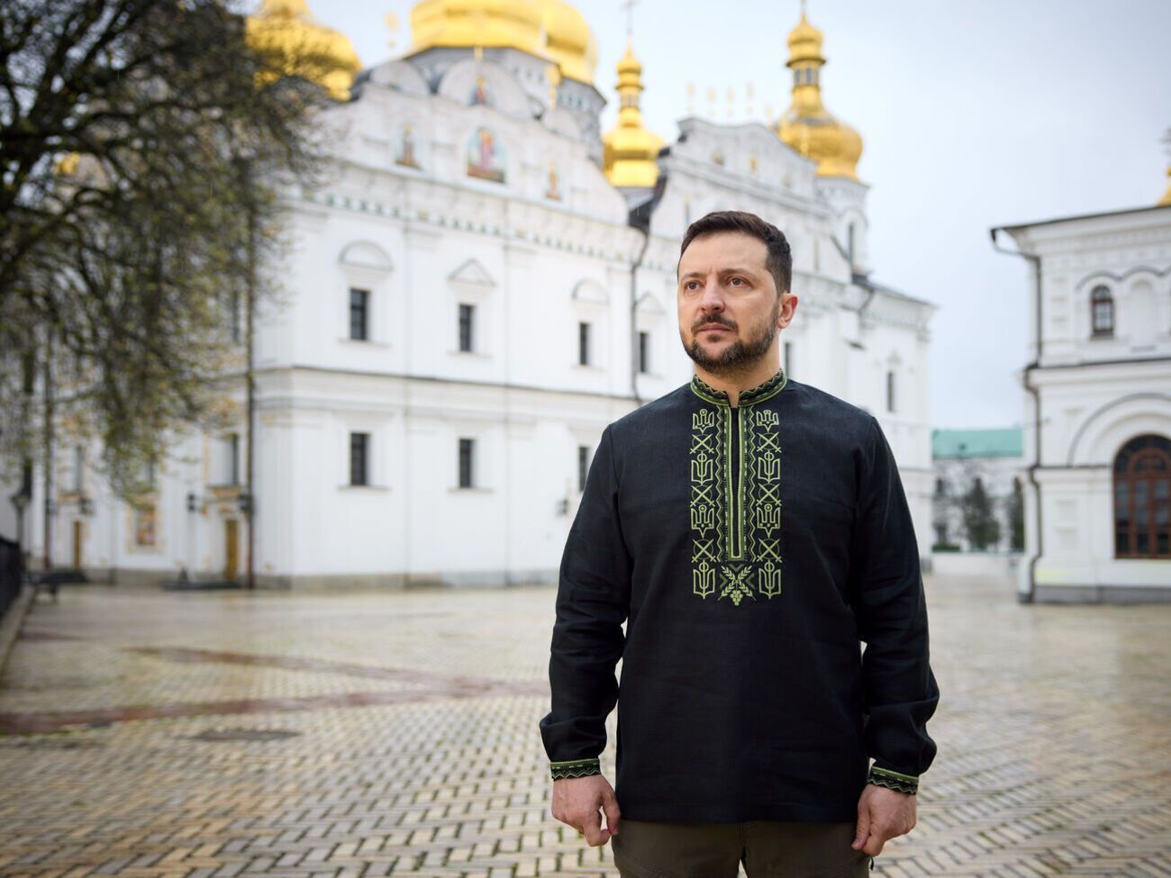 Президент поздравил украинцев с Пасхой