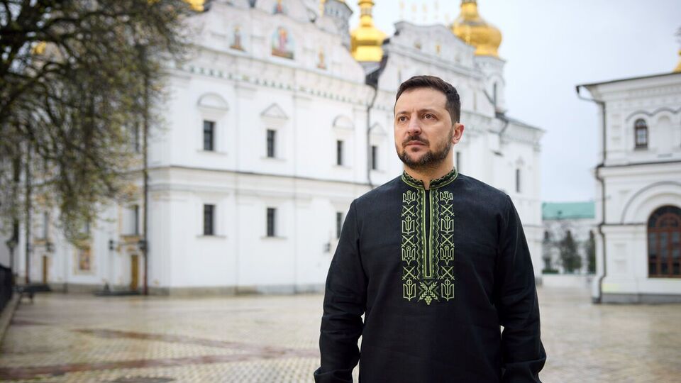 Президент поздравил украинцев с Пасхой