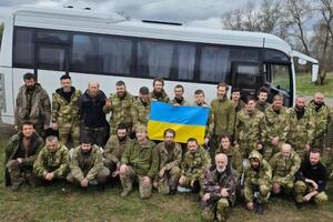 За даними координаційного штабу, у частини звільнених українців є поранення