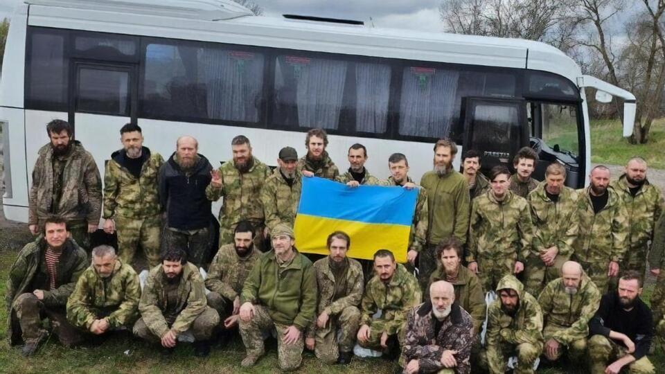 За даними координаційного штабу, у частини звільнених українців є поранення