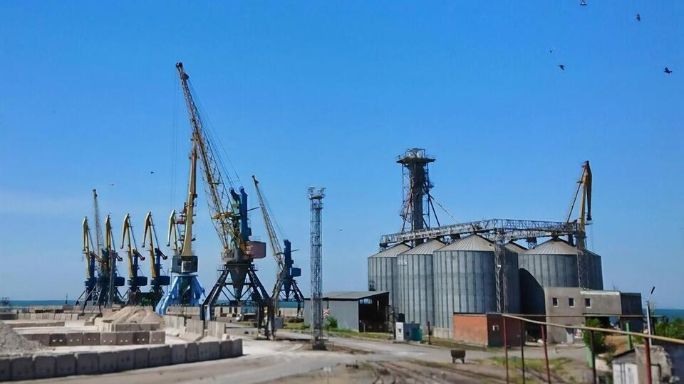 У середині березня в Генштабі ЗСУ повідомляли, що Росія вивозить із порту в Бердянську награбоване українське зерно