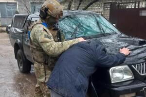 После освобождения Херсона фигурант пытался "залечь на дно" и избежать правосудия, однако сотрудники СБУ установили его местонахождение и задержали