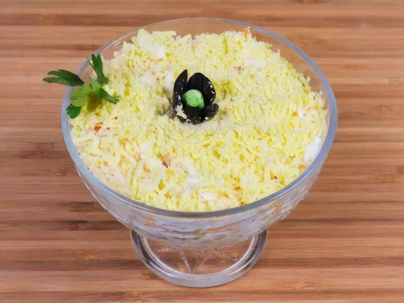 Салату нужно настояться в течение часа