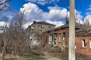 Енергетики наголошують, що повертають світло жителям області, отримуючи дозвіл і доступ до місця пошкодження від ЗСУ і ДСНС