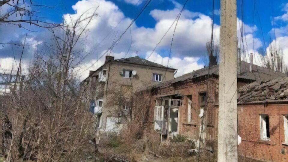 Энергетики подчеркивают, что возвращают свет жителям области, получая разрешение и доступ к месту повреждения от ВСУ и ГСЧС