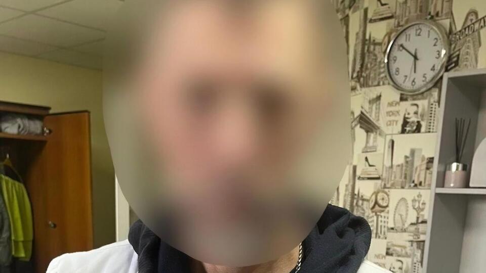 Чоловіка затримали за місцем роботи, йому загрожує до 15 років позбавлення волі, зазначили у поліції