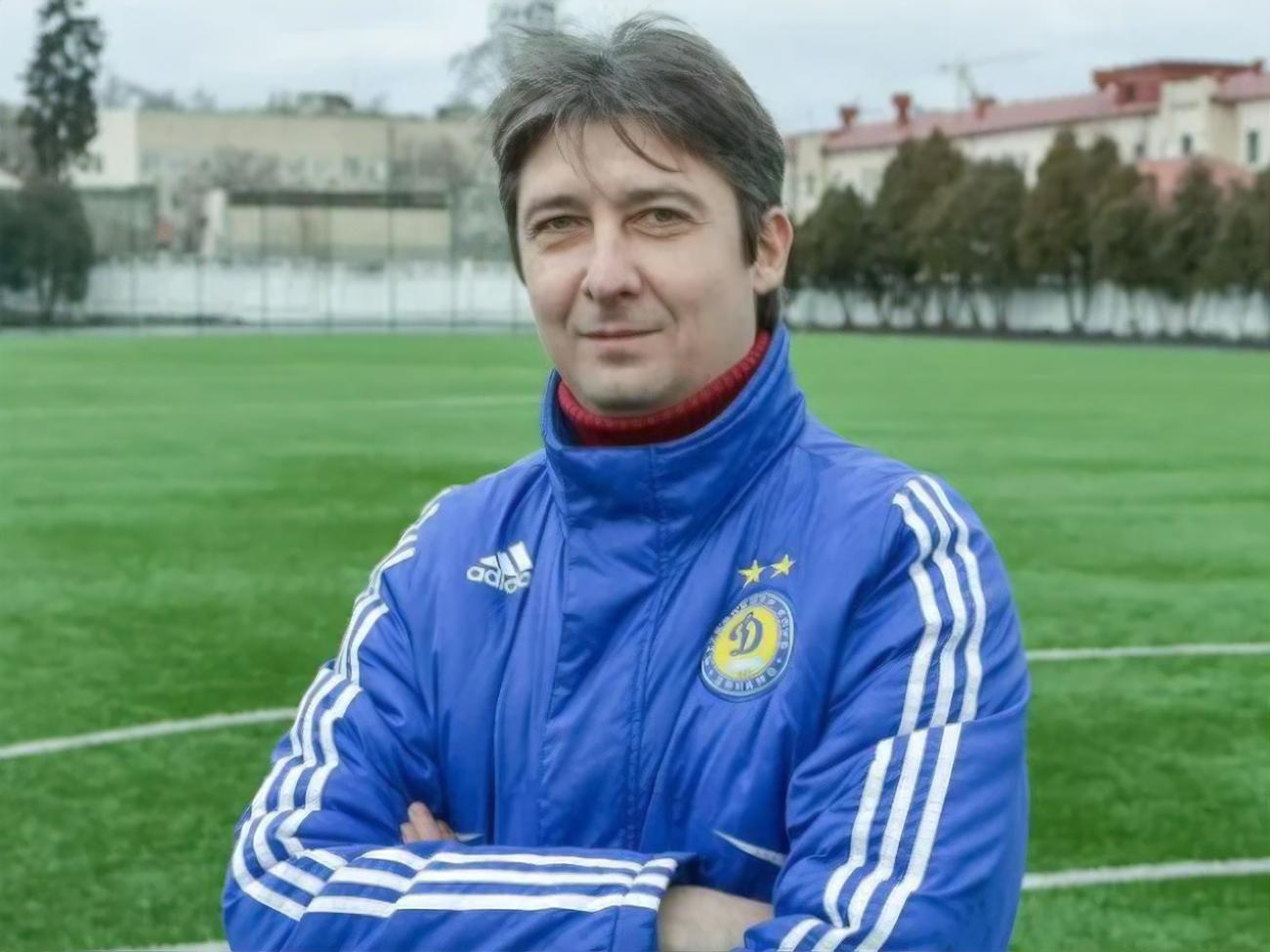 Шкапенко виступав за "Динамо" в 1992&ndash;1998 роках