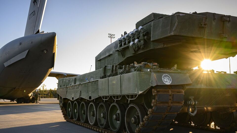 Танки Leopard 2 завантажив і транспортував літак CC-177 Globemaster III королівських повітряних сил Канади, зазначили в Генштабі ЗСУ