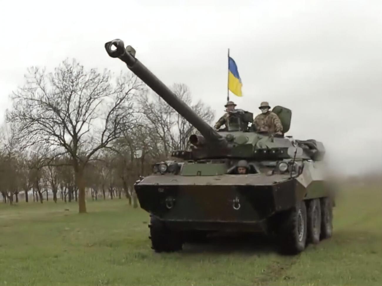 Резніков показав відео з танками