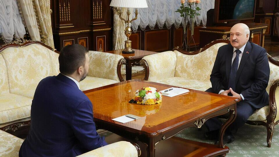Лукашенко (справа) 18 апреля в Минске провел встречу с Пушилиным