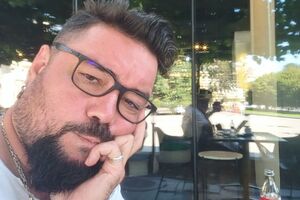 Мурзагулов подтвердил, что "озарплачиваются" сотрудники Кремля из "Альфа-Банка" напрямую"