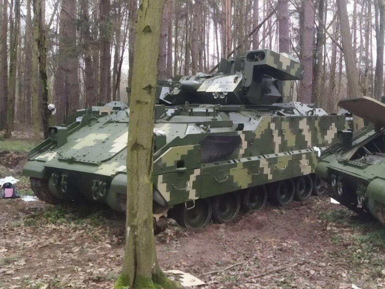 Перші БМП Bradley вже доправили в Україну, підтвердили в Пентагоні