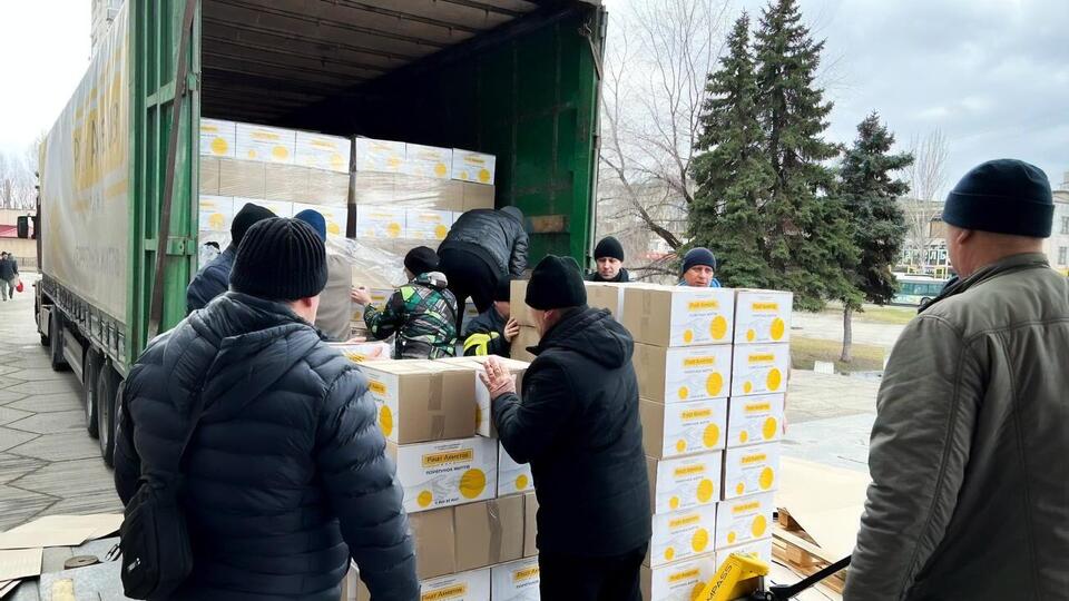 В целом Фонд Рината Ахметова передал около 600 тыс. продуктовых наборов
