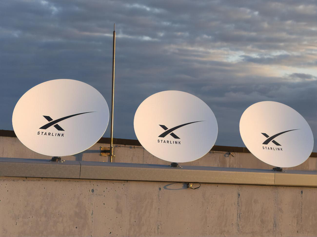 Москва экспериментировала со своими системами РЭБ "Тобол", пытаясь нарушить передачу связи Starlink в Украине