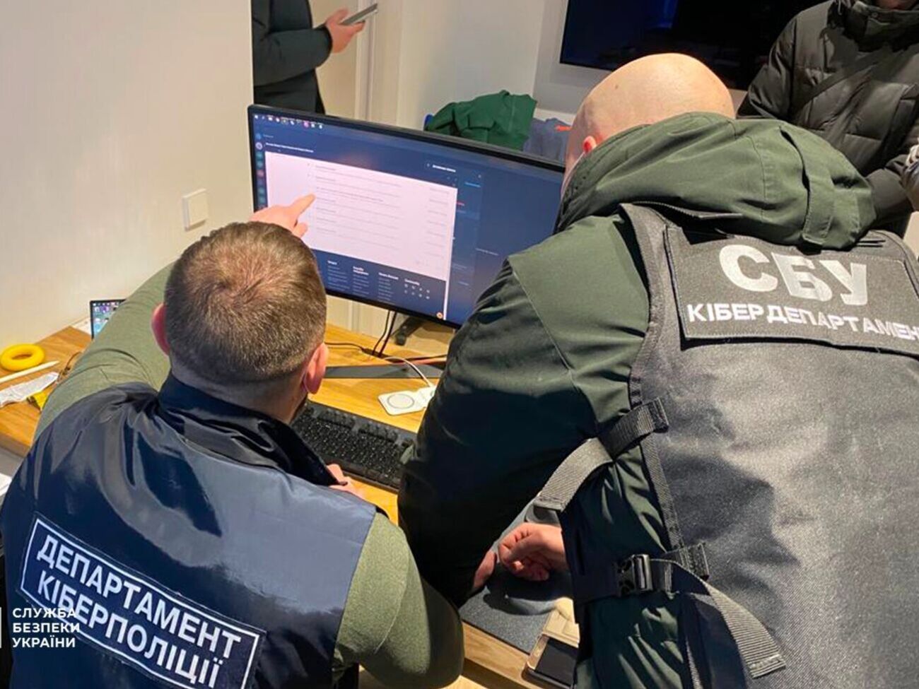 Украина с самого начала российского вторжения противостоит российским информационным атакам